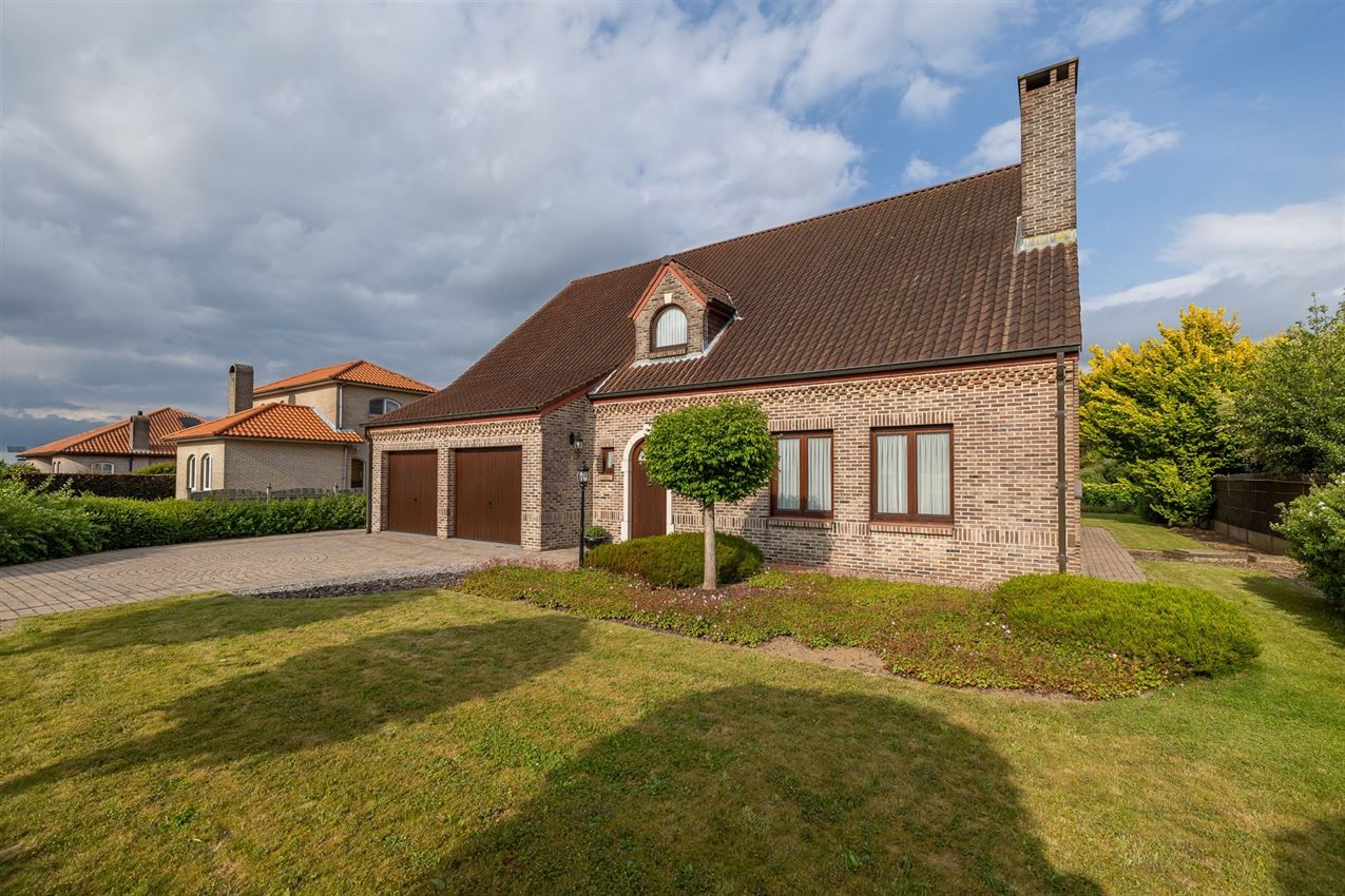 Landelijk villa in Scherpenheuvel-Zichem, 5 slpks, garages, omringd door agrarisch gebied. EPC C. foto 39