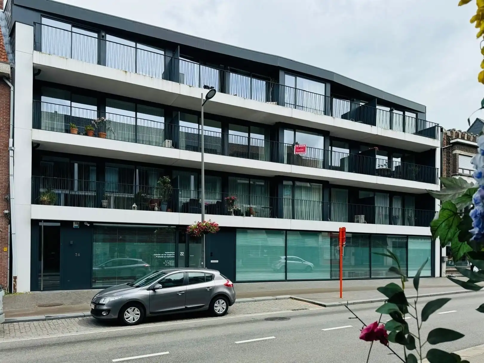 Appartement met twee slaapkamers, groot terras en autostaanplaats foto 22