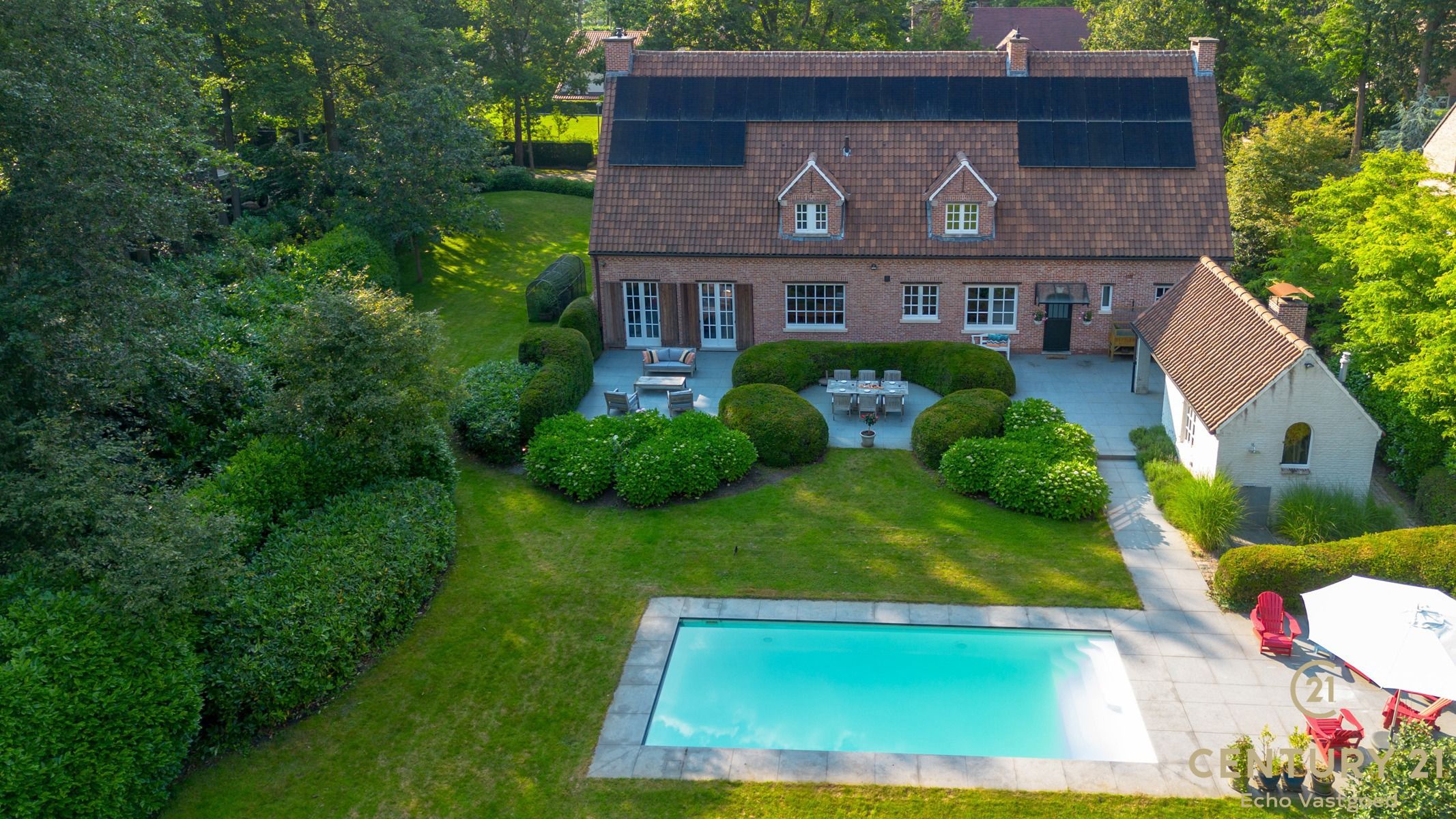 Luxe villa met prachtig aangelegde tuin en zwembad op 2870m2 foto 26