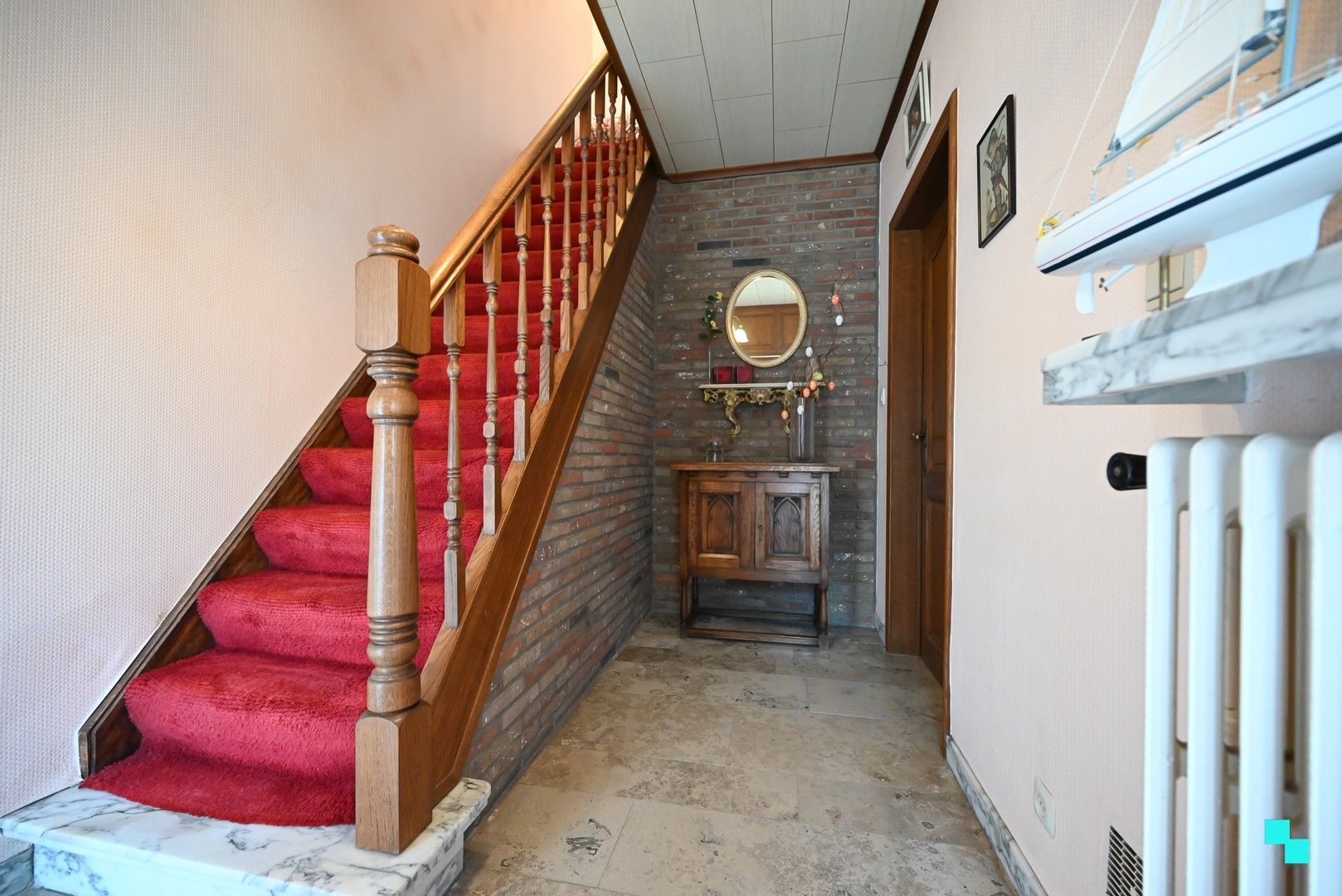 Gunstig gelegen woning met uitweg achteraan te Izegem foto 3