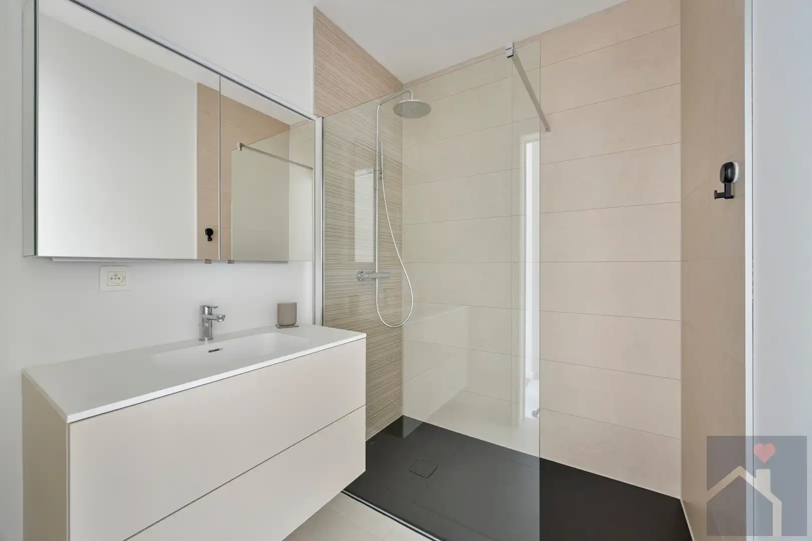 Luxe appartement op 3e verdieping met 2 slaapkamers, terras van 21 vierkantemeter en moderne afwerking in 2025! foto 15