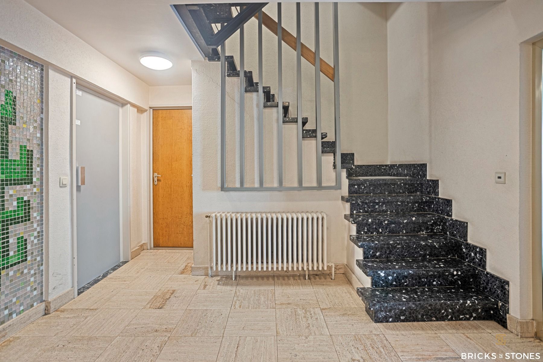 Ruim 2 slaapkamer appartement met terras foto 16