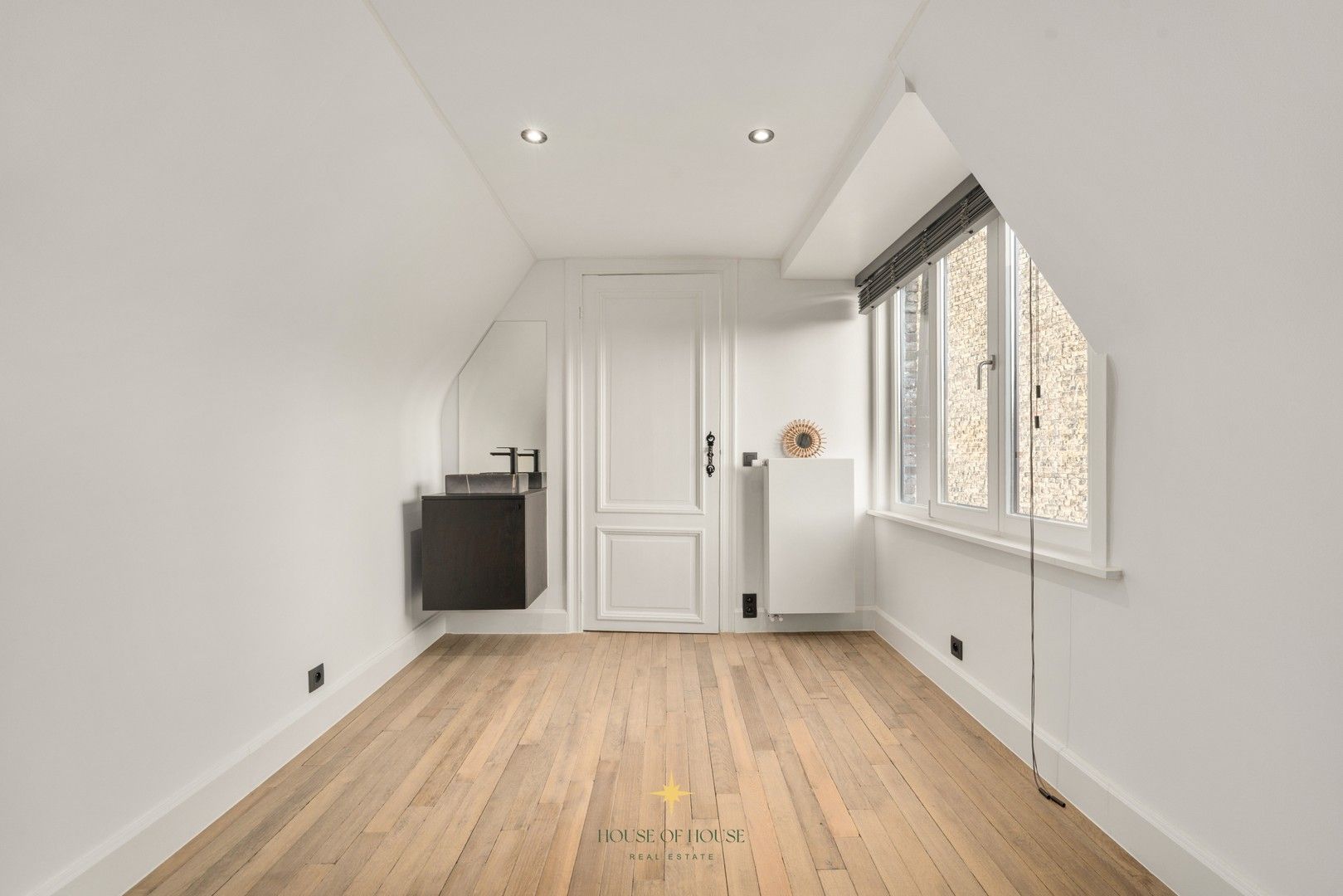 Subliem gerenoveerde stadswoning in een uitzonderlijk historisch kader rond de Onze-Lieve-Vrouwekerk foto 18