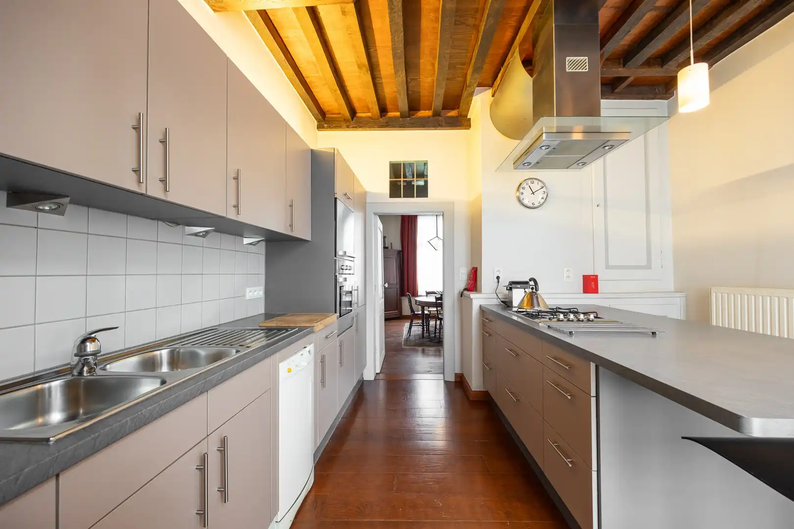 TRAPGEVELWONING MET TUIN foto 14