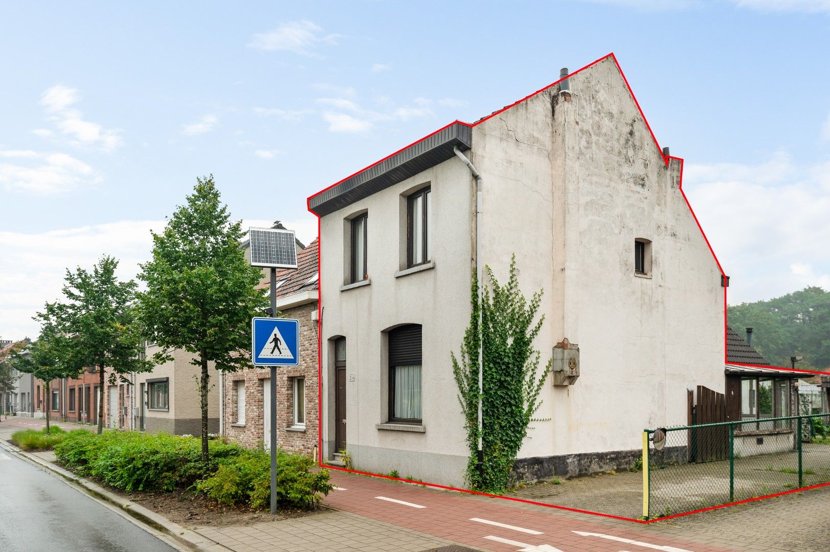 Ruime woning op toplocatie in het groen met zonnige tuin foto 1