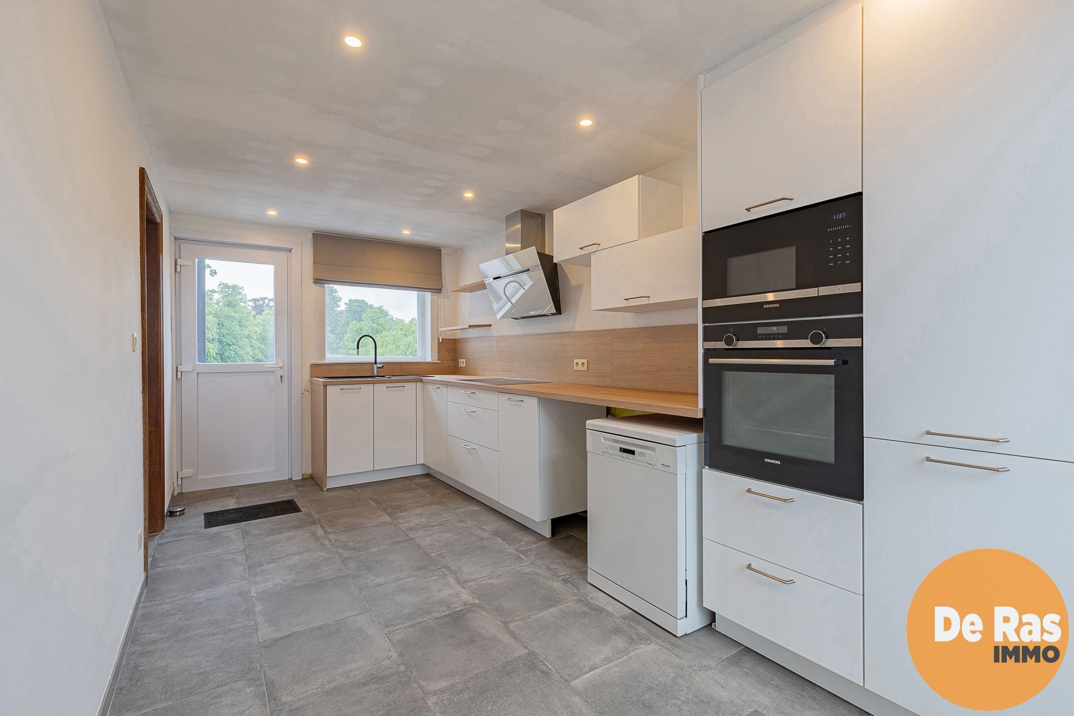 ZOTTEGEM - Gunstig gelegen en gerenoveerde woning met tuin! foto 6