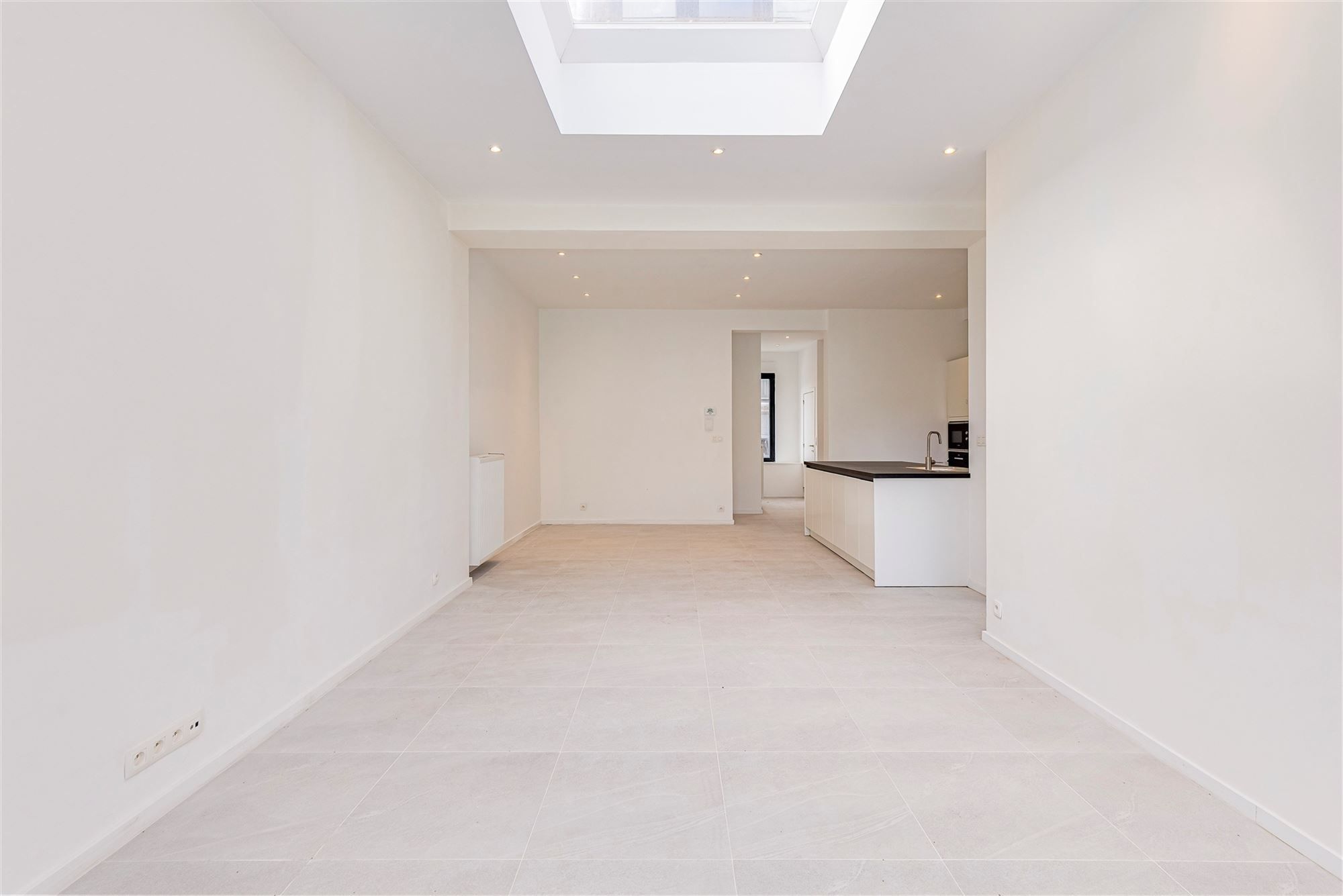 Gerenoveerd huis met 3 slpks en tuin te Hemiksem foto 6