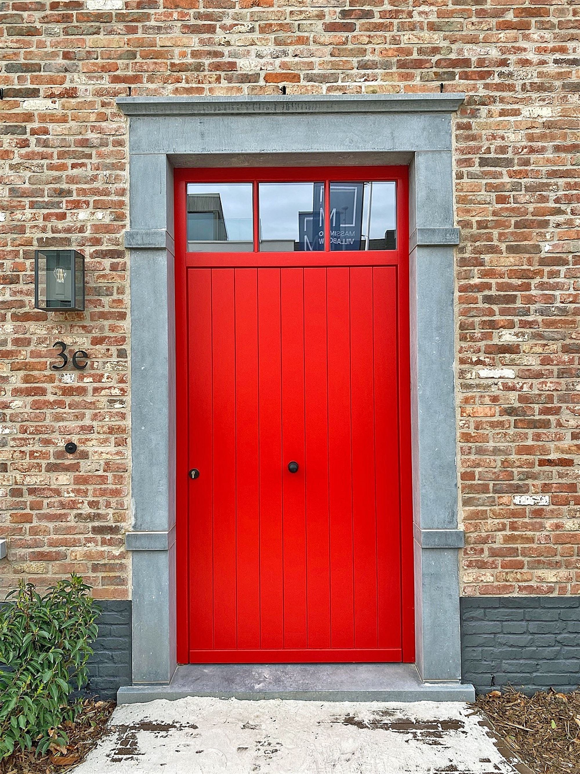 Charmante halfopen DORPSWONING met 3 SLAAPKAMERS, GARAGE, TUIN & ZONNIG TERRAS foto 2