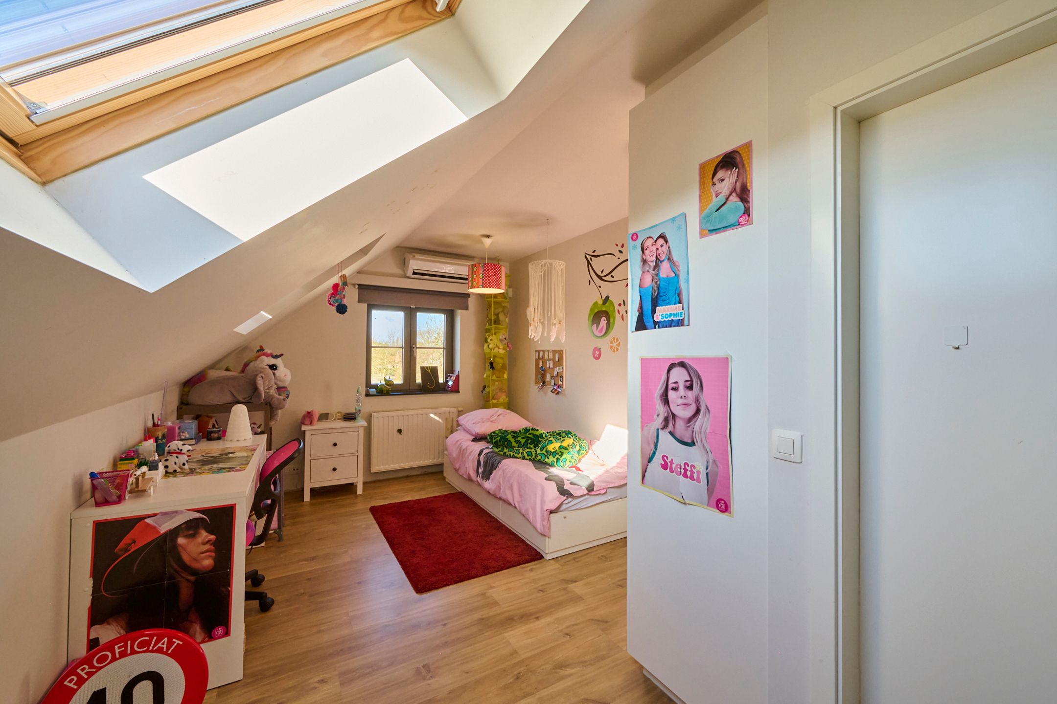Volledig verbouwde woning met zwembad foto 18