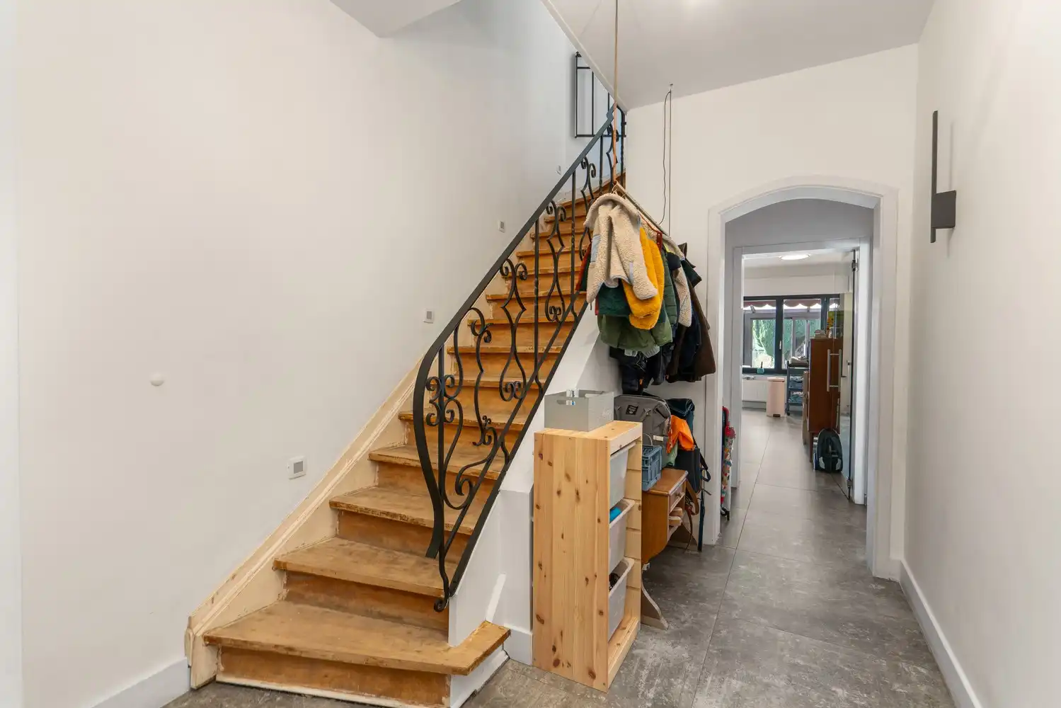 Prachtig gerenoveerde woning met tuin, zonnepanelen en garage in Sint‑Pieters‑Leeuw foto 3