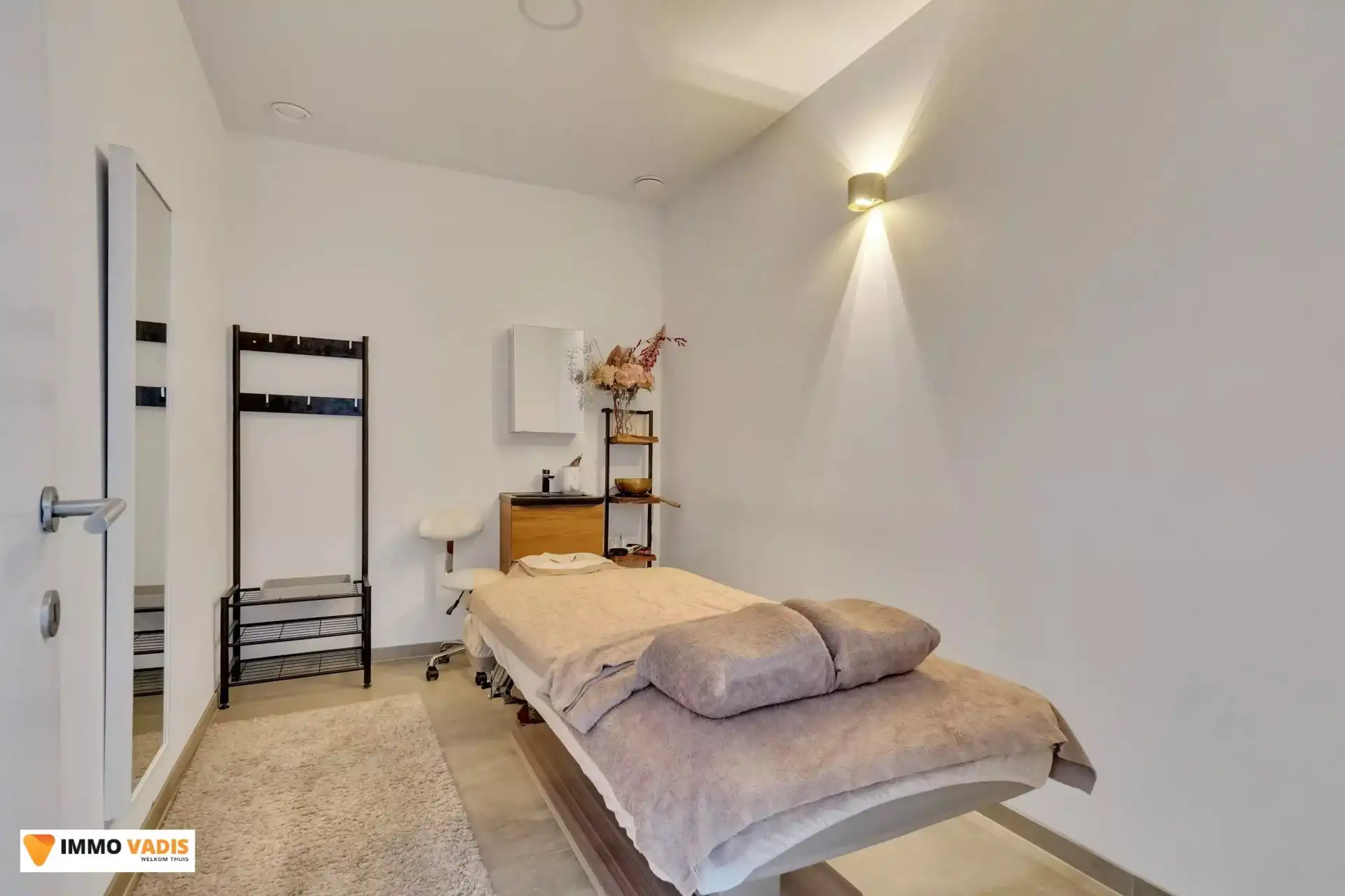 Handelspand met instapklare woning op toplocatie foto 26