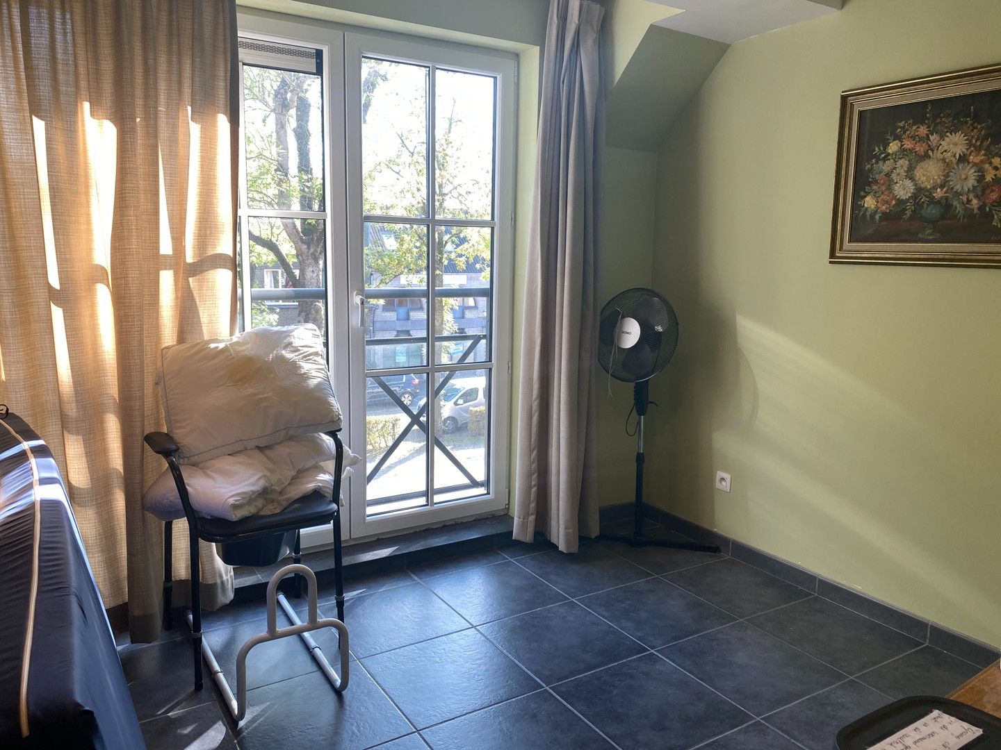 Instapklaar ruim appartement met 1 slpk en terras foto 5