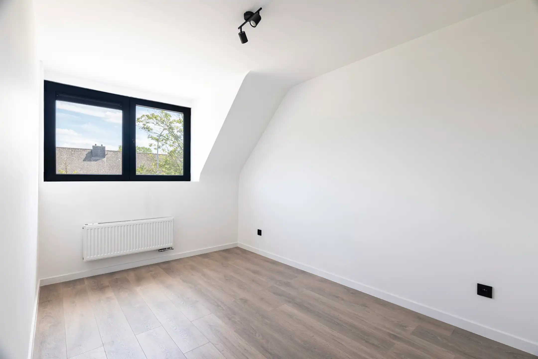 Recent gerenoveerde woning met 3 slpks in Schorvoort foto 19