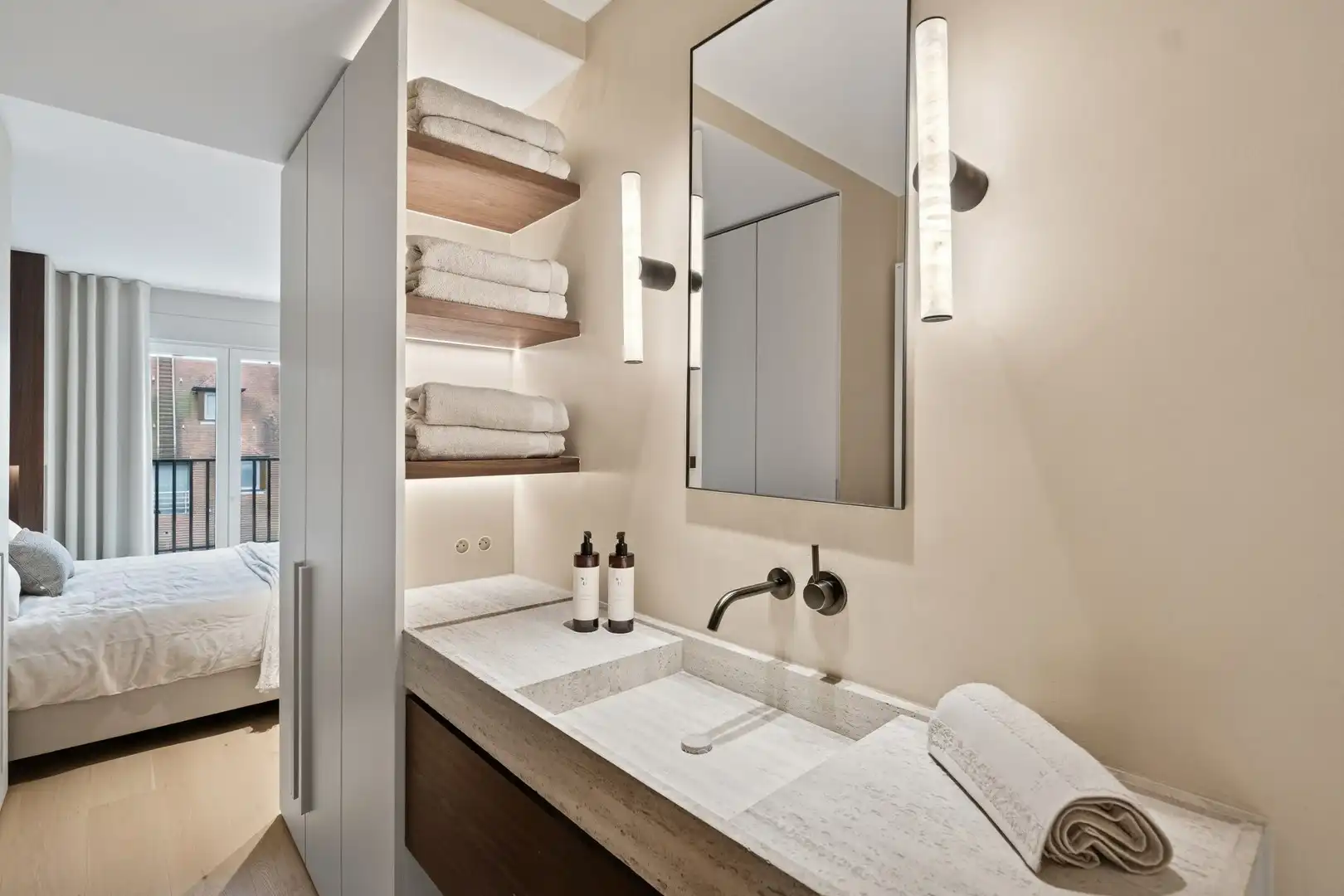 Milenka - Appartement 6e verdieping – Tijdloze klasse met zeezicht foto 17