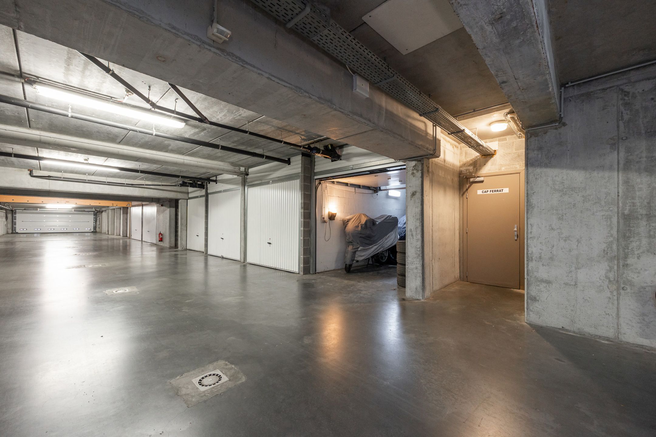 Afgesloten garagebox in Anderlecht foto 2