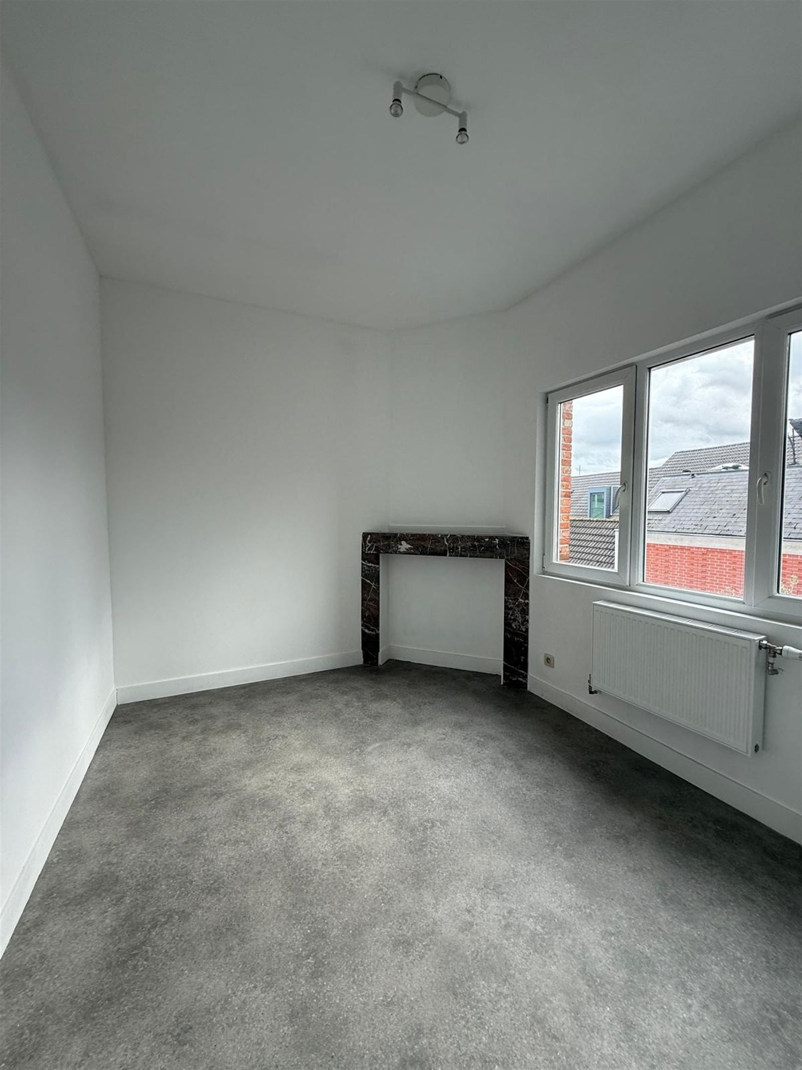 2 SLPK appartement te huur op de 3de verdieping, gelegen op het Falconplein  foto 5