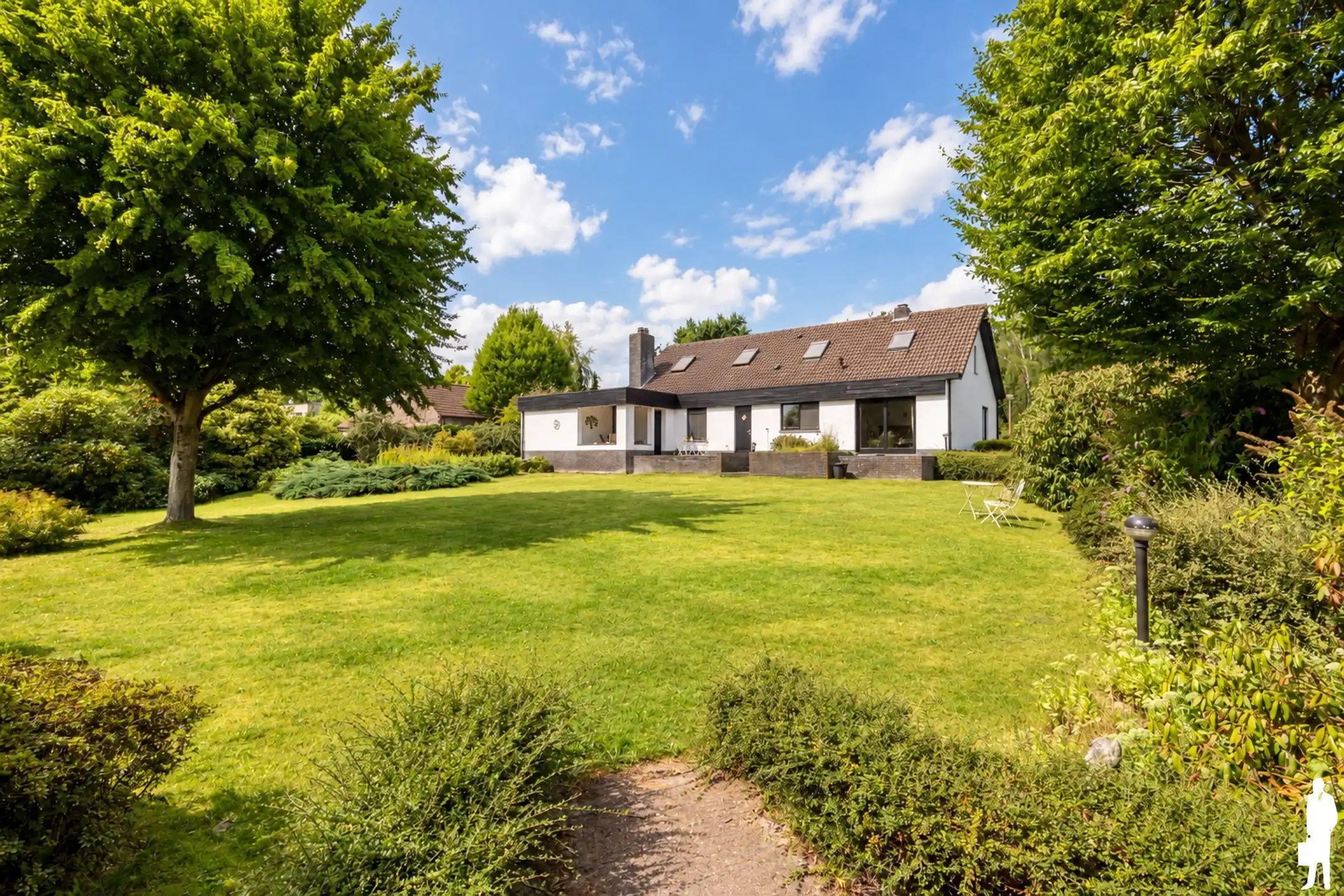 Rustig gelegen villa | 6 slks | 1.705 m² | zuidgericht foto 24