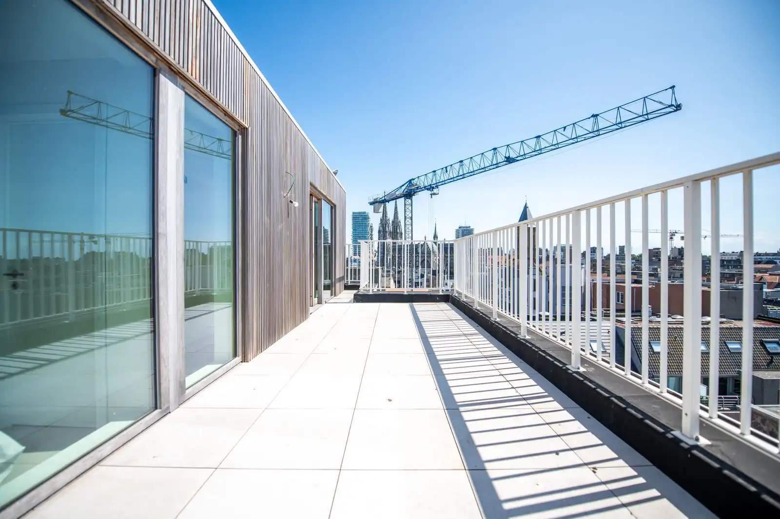 Nieuwbouw penthouse appartement met zonnige terrassen in hartje Oostende foto 10