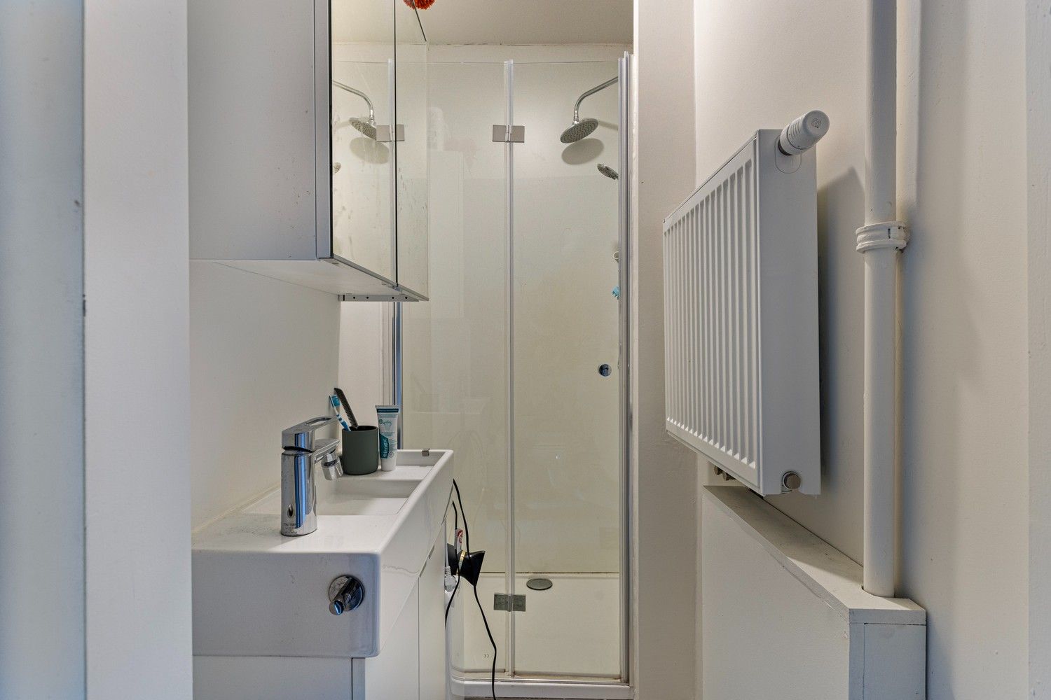 Appartementsgebouw met 1 commerciële ruimte, 4 één slaapkamer appartementen en 3 studio's op wandelafstand van Sint-Pietersstation foto 24