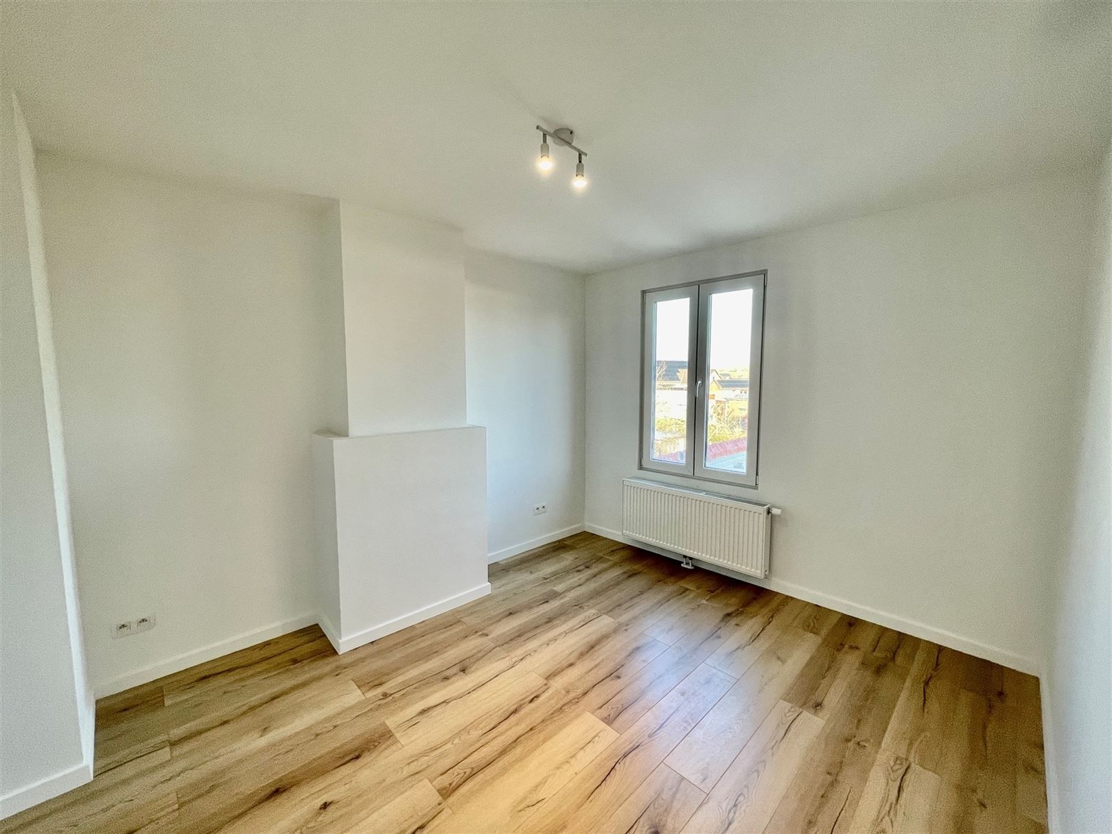 Gerenoveerde woning met 3 slpks foto 9