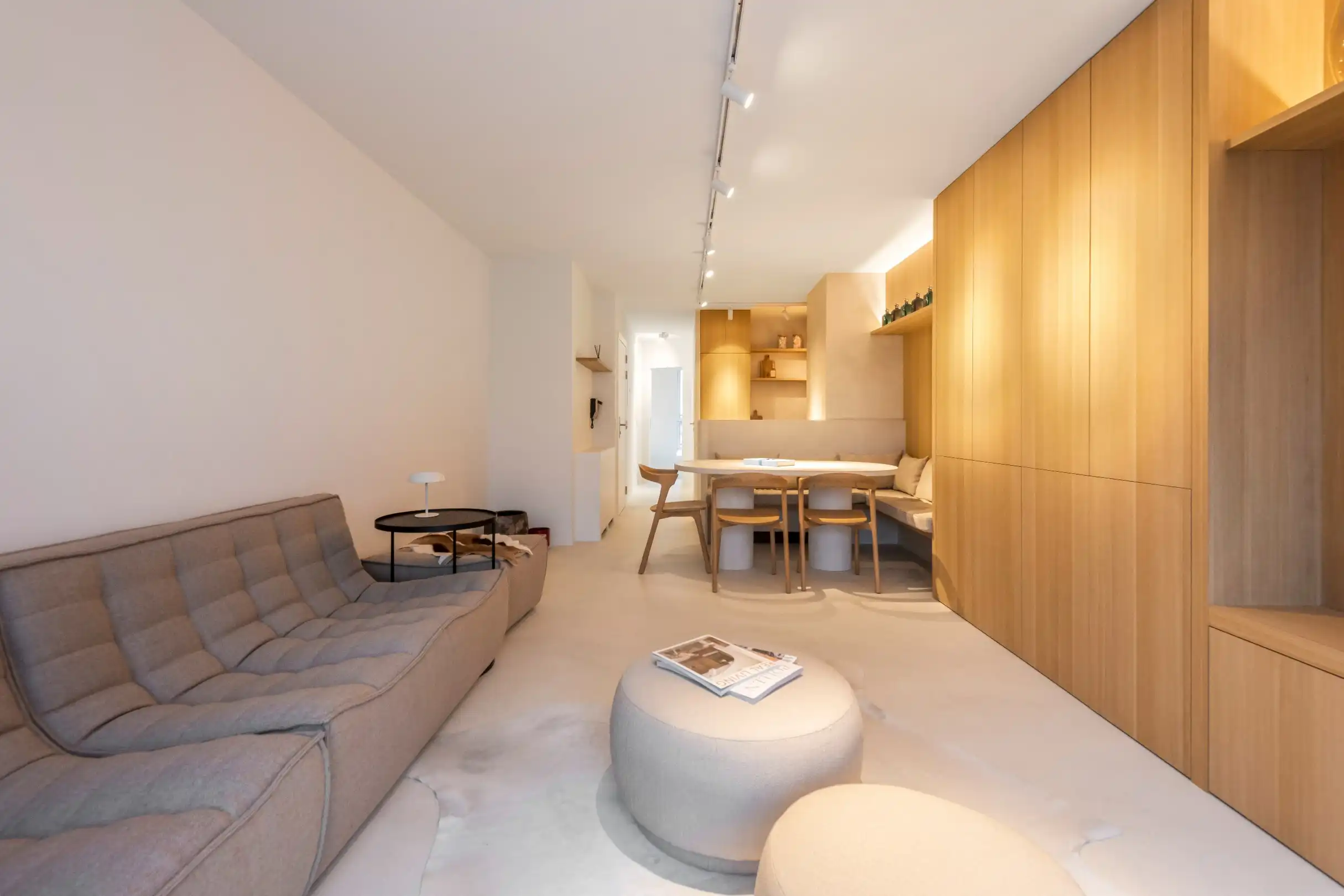 Prachtig gerenoveerde triplex gelegen op de Lippenslaan foto 4