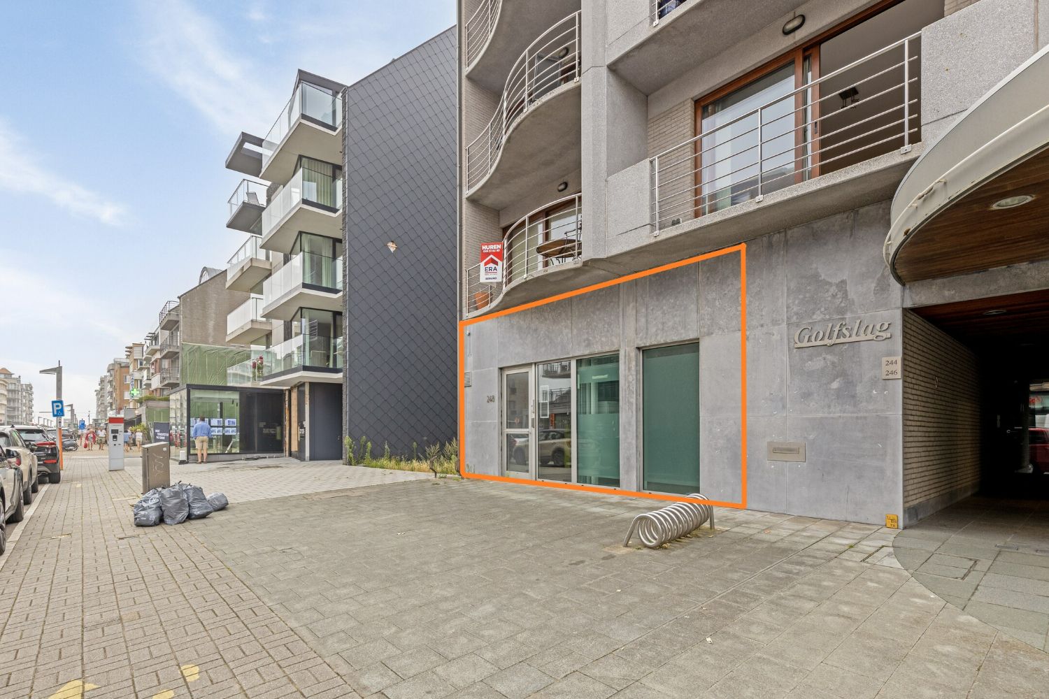 handelspand van 211 m² in dé winkelstraat van Sint-Idesbald foto 4