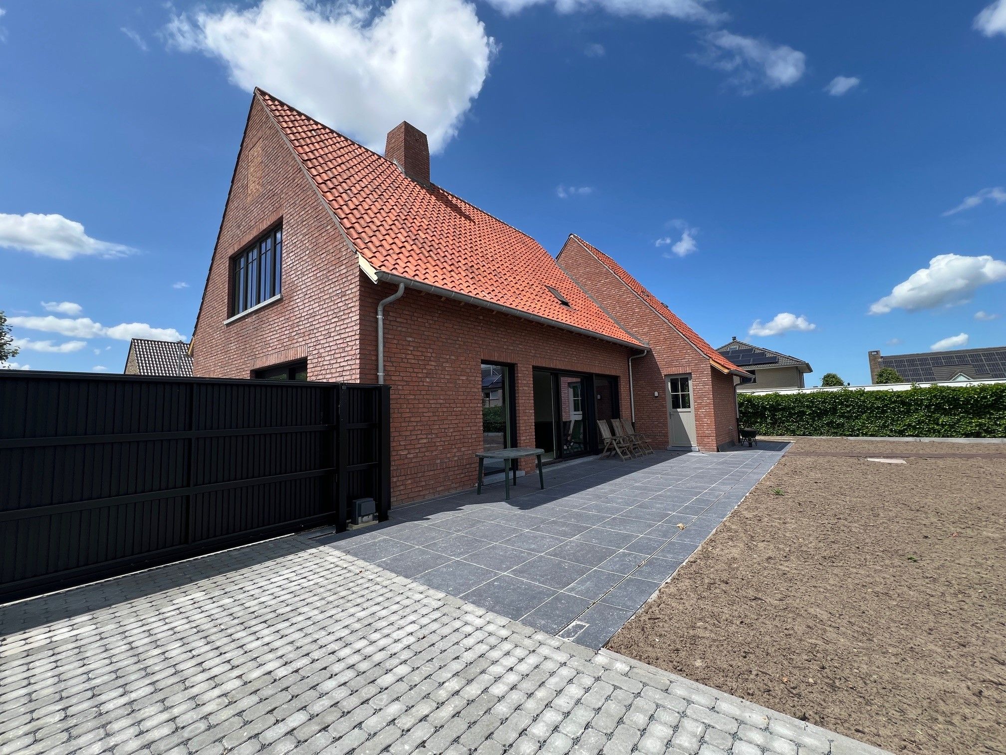 Energiezuinige nieuwbouwwoning met 2 slaapkamers en grote tuin. foto 2
