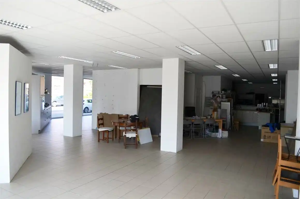 Goed gelegen handels- of kantoorruimte in gebouw met uitstraling. foto 5