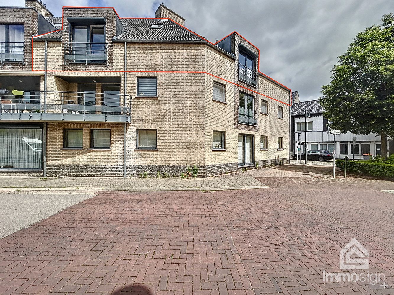 Ruim duplex-appartement midden in het centrum van Bocholt! foto {{pictureIndex}}