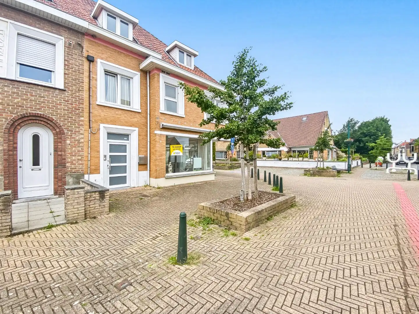 Ruime hoekwoning met 3 woonunits in het centrum van De Panne.  foto 21