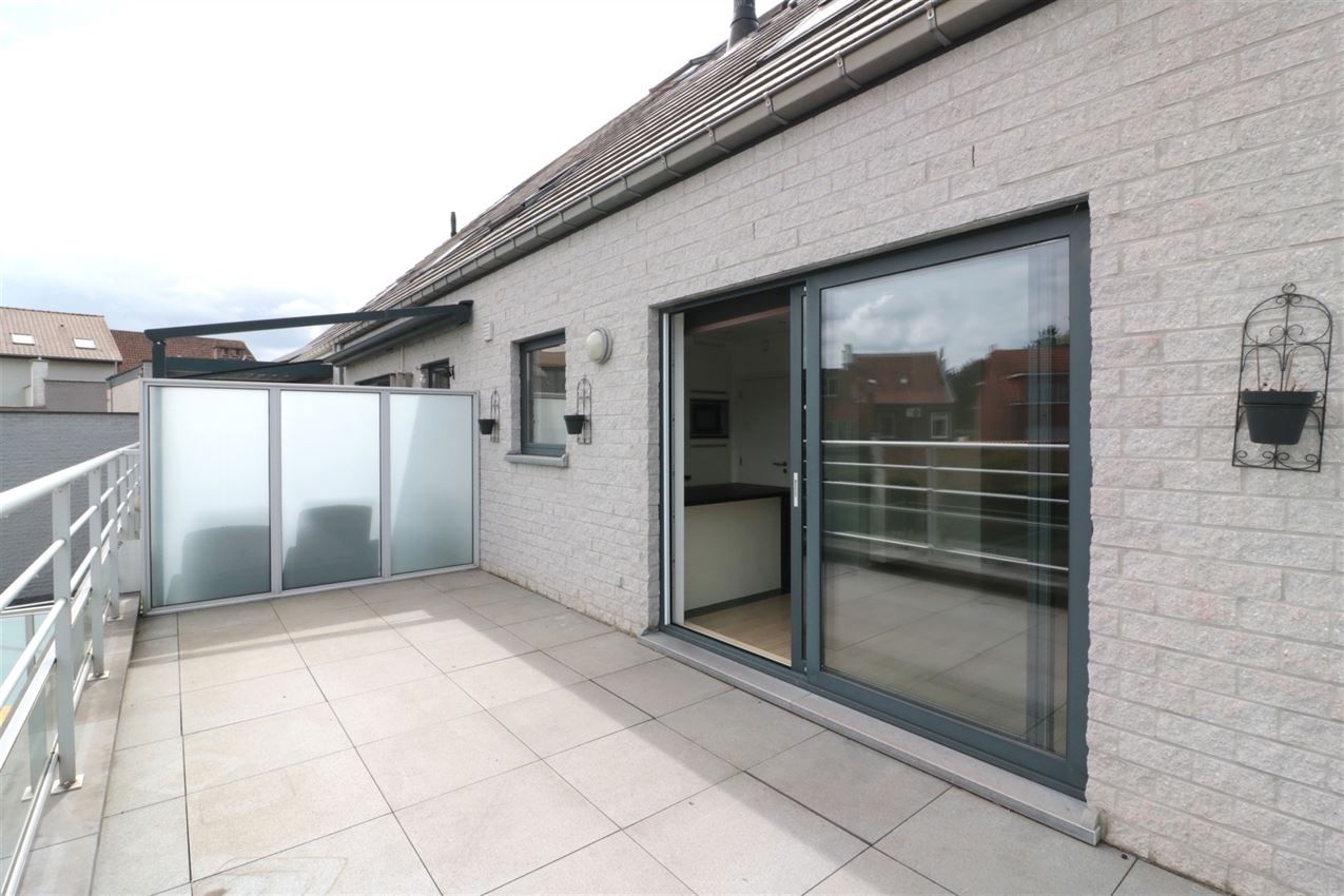 Triplex met groot zuidterras, garage, nabij E314 foto 3