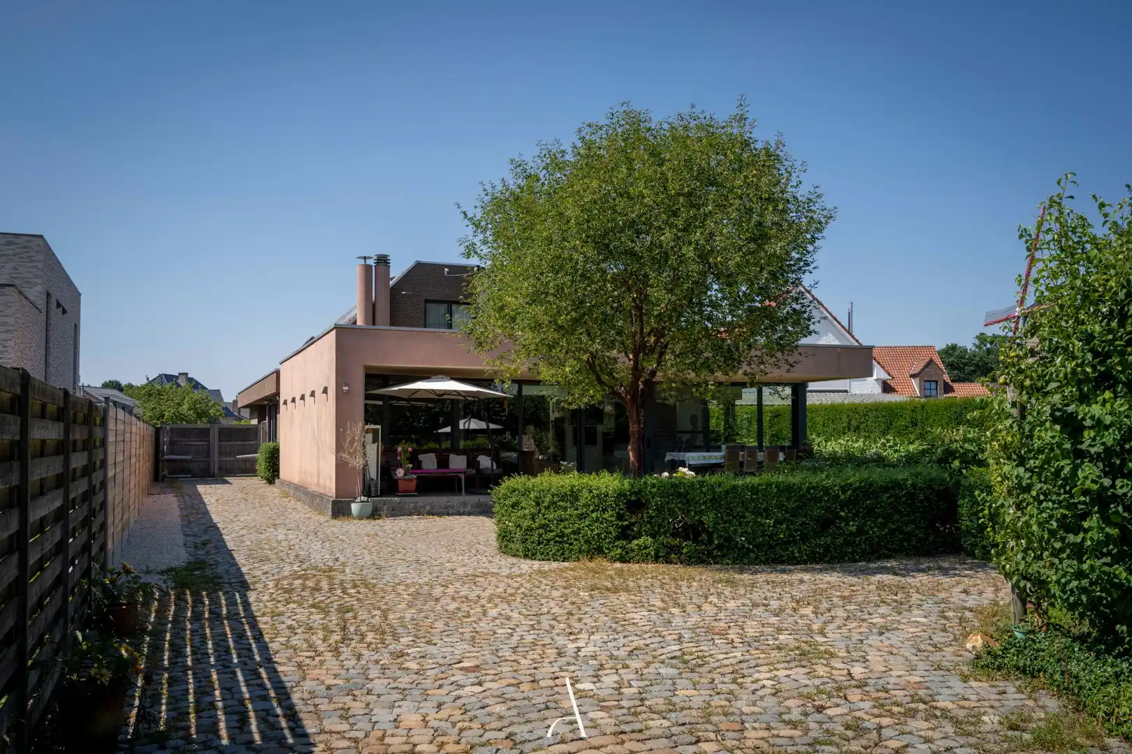 Ruim handelshuis van 400m² op een perceel van 1.201m² foto 23