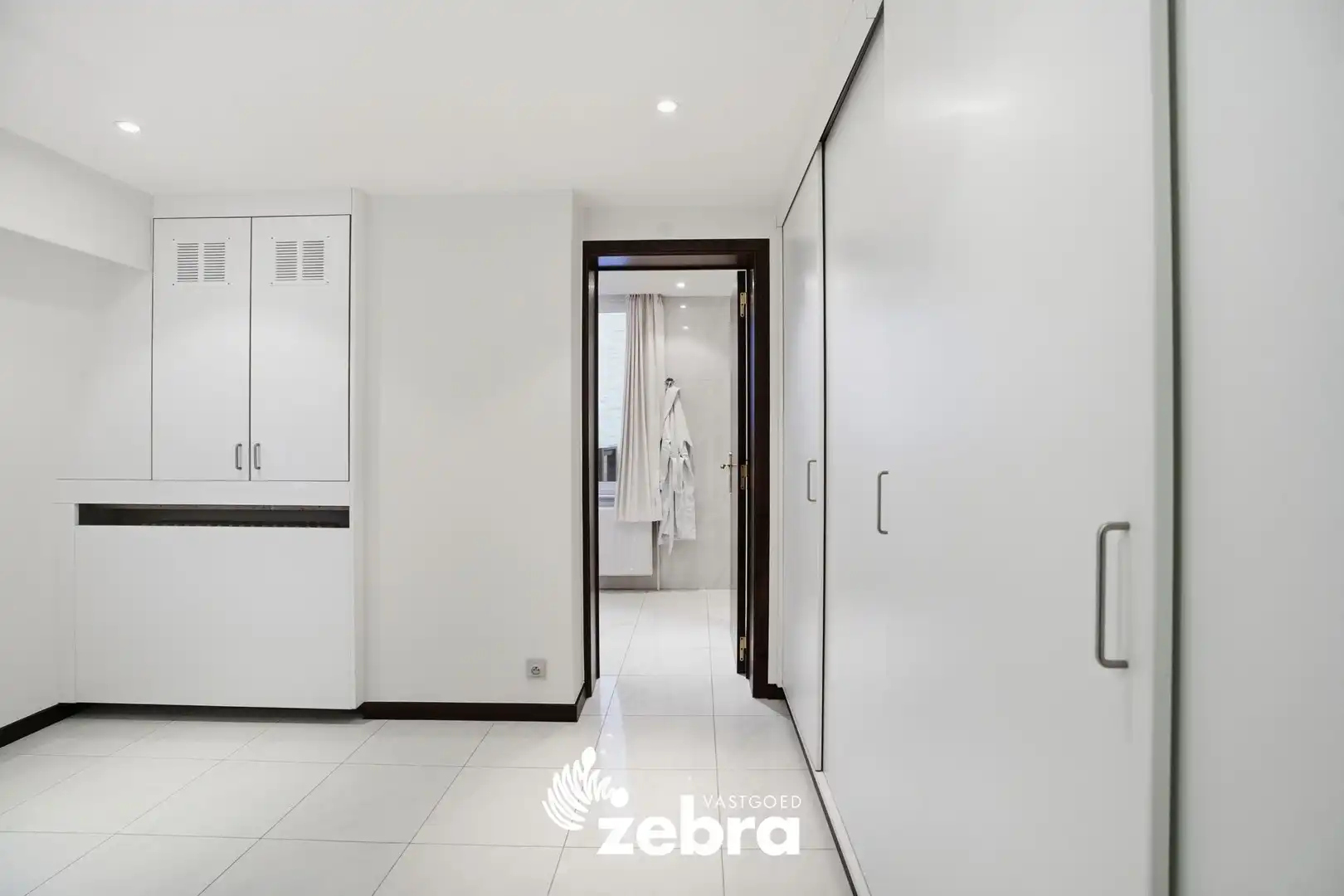 Stijlvolle, volledig gemeubelde karakterwoning in het centrum van Roeselare! foto 19