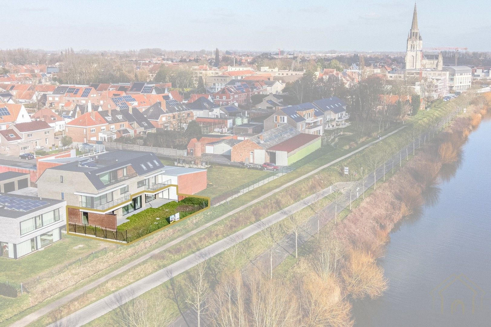 Luxueus nieuwbouwappartement aan de Leie met tuin foto {{pictureIndex}}