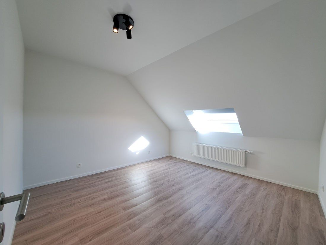 Instapklaar ruim duplex appartement te Rekem foto 19