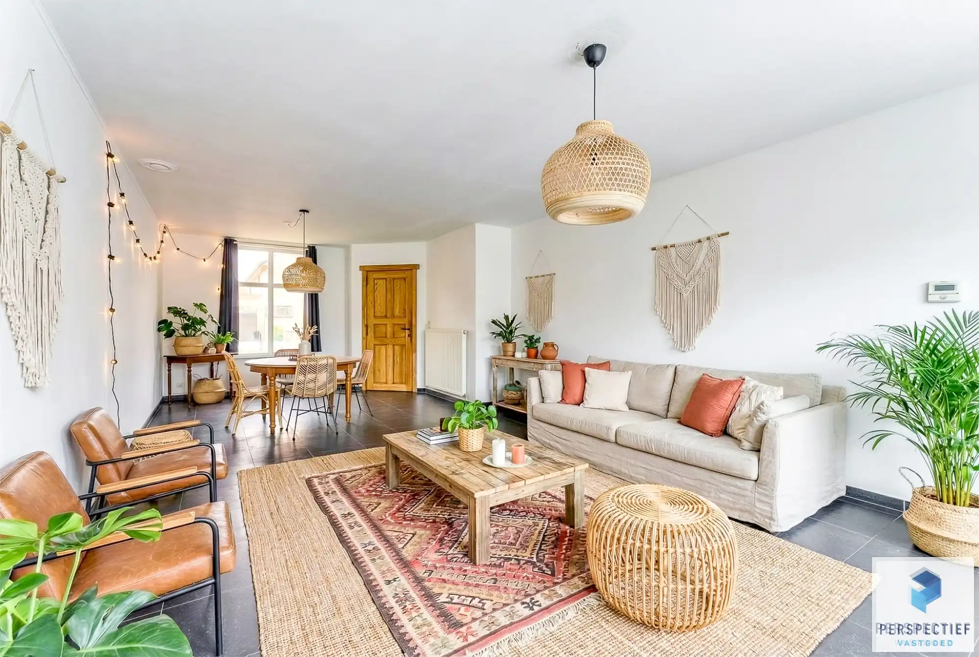 VERRASSEND RUIME en ENERGIEZUINIGE WONING met ZONGERICHTE TUIN foto 3