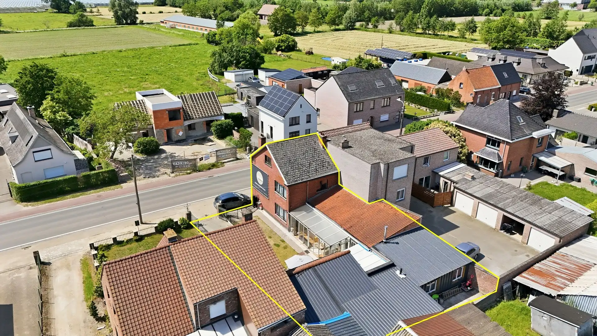 Instapklare, halfopen bebouwing, met 6 slaapkamers, op 329m² grond te Overmere.  foto 21