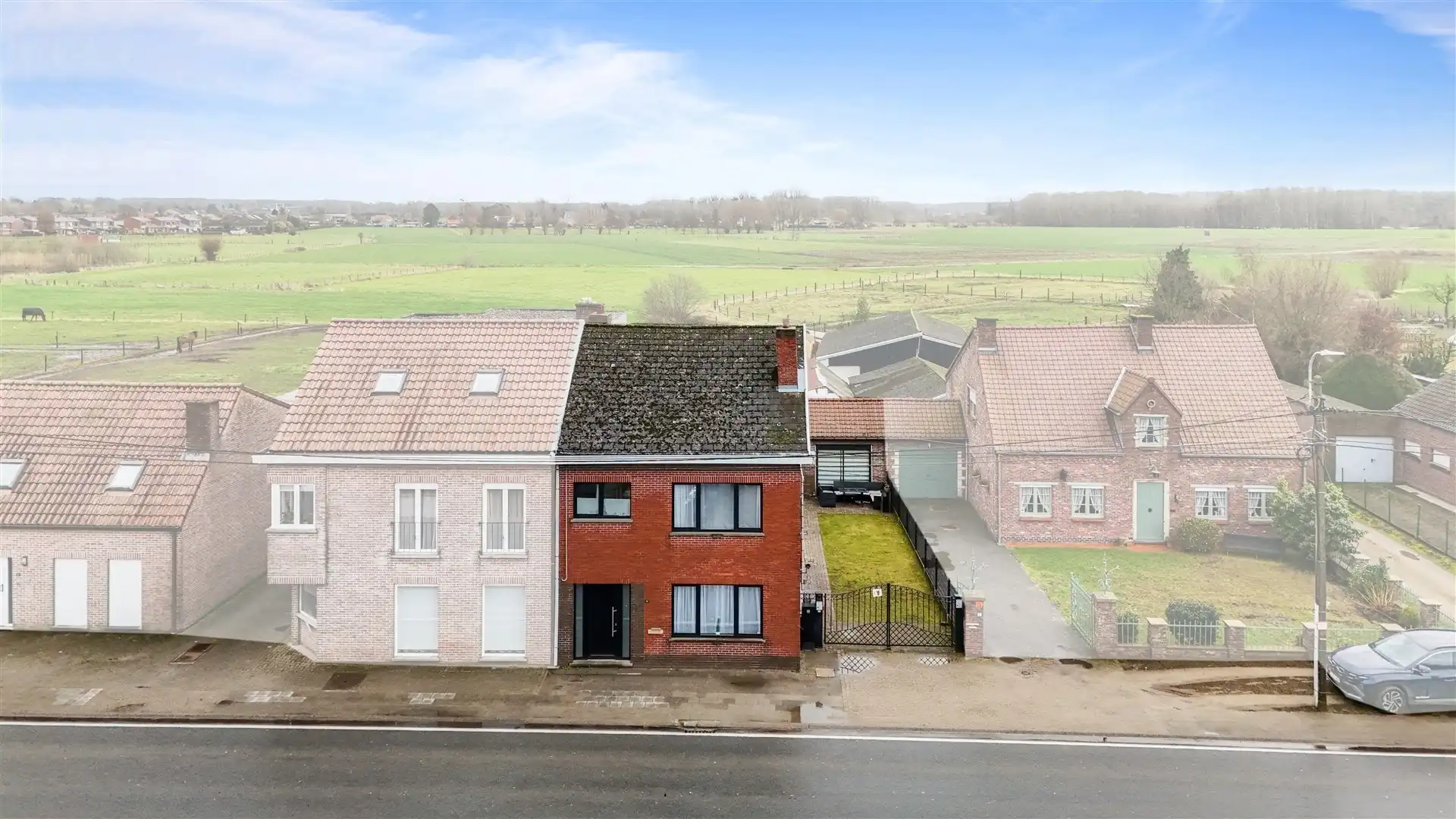 Instapklare, halfopen bebouwing, met 6 slaapkamers, op 329m² grond te Overmere.  foto 21