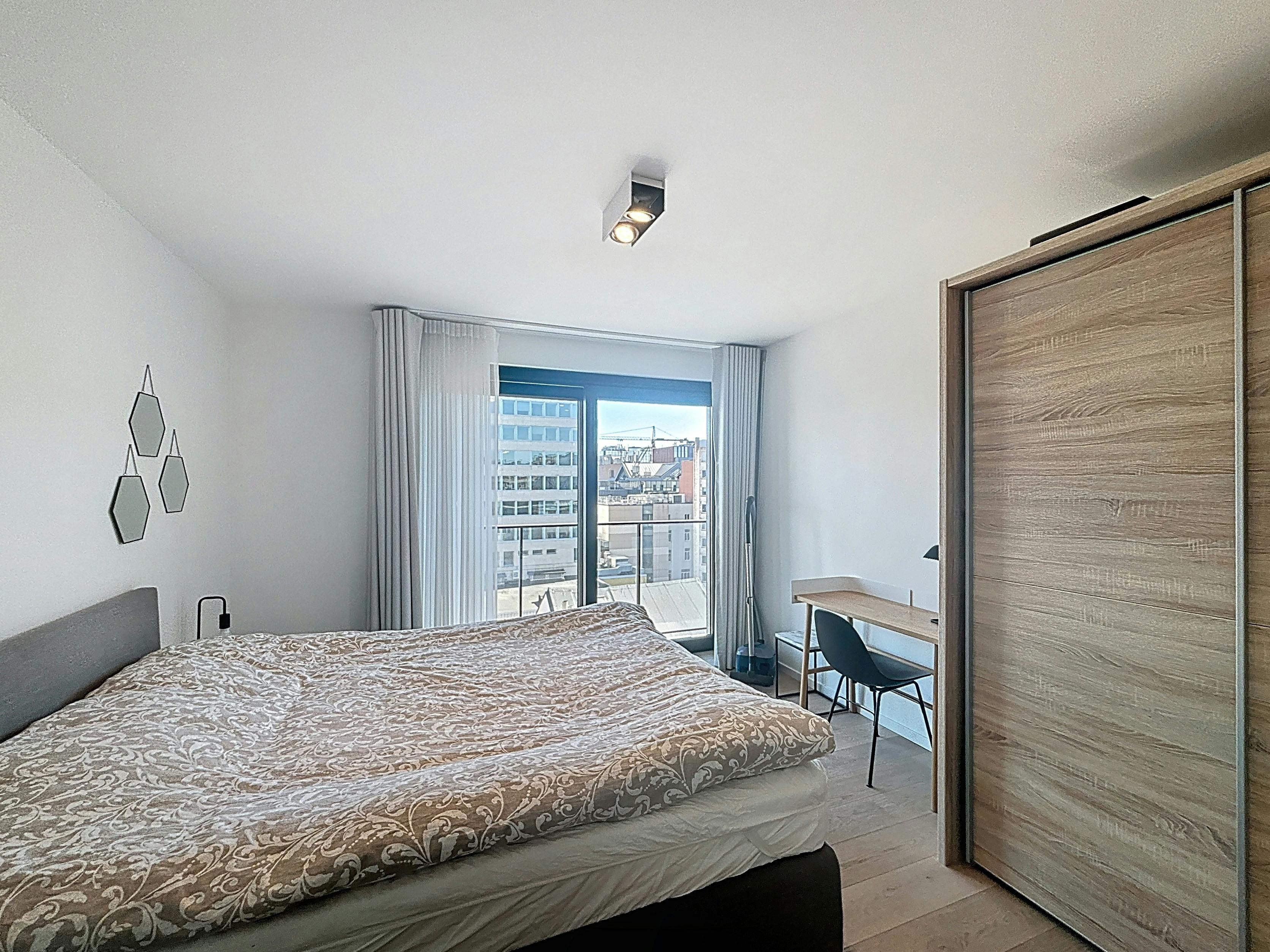 Brussel, Gemeubeld appartement -terras 30m²- pkg foto 12
