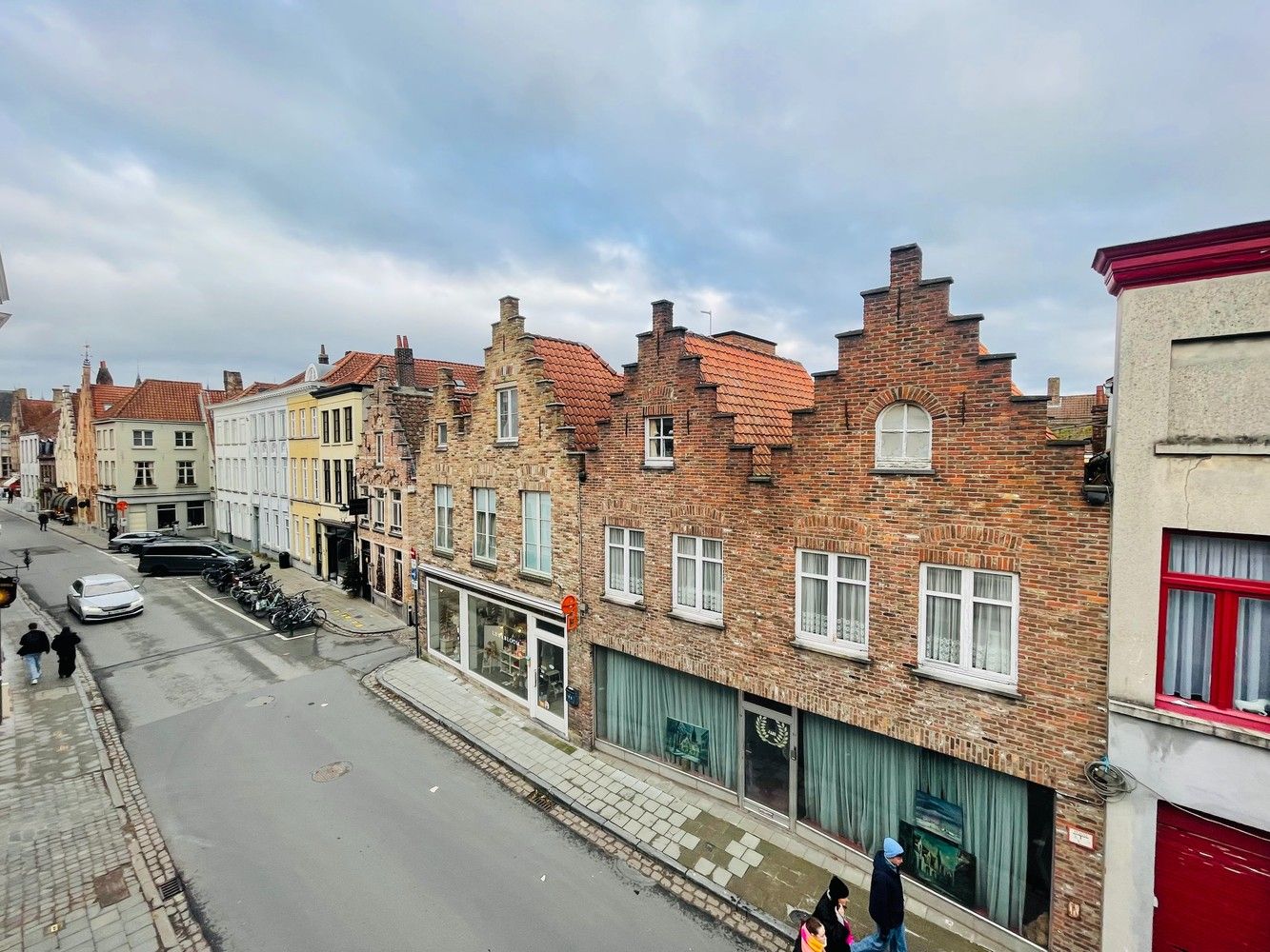 Brugge centrum Totaal gerenoveerde energiezuinige 18é eeuwse  uiterst charmante stadswoning met patio en 3 slaapkamers foto 22