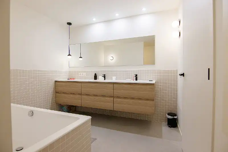 Zeer recent, doordacht en ingrijpend gerenoveerde gezinswoning gelegen op een zeer gewilde locatie! foto 15