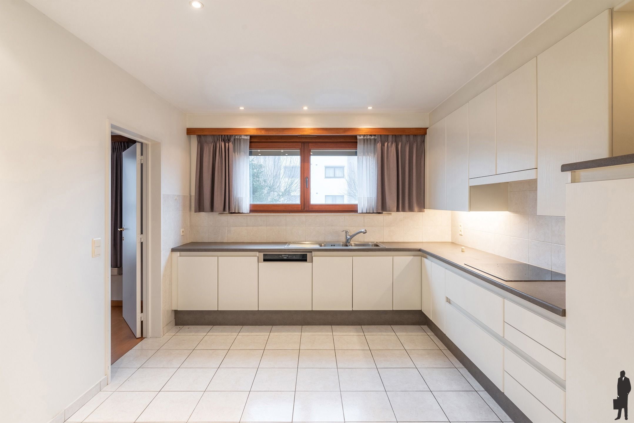 NIEUWE VOORWAARDEN: Ruim 2 slpk. appartement op wandelafstand van het centrum van Hoogstraten!  foto 7