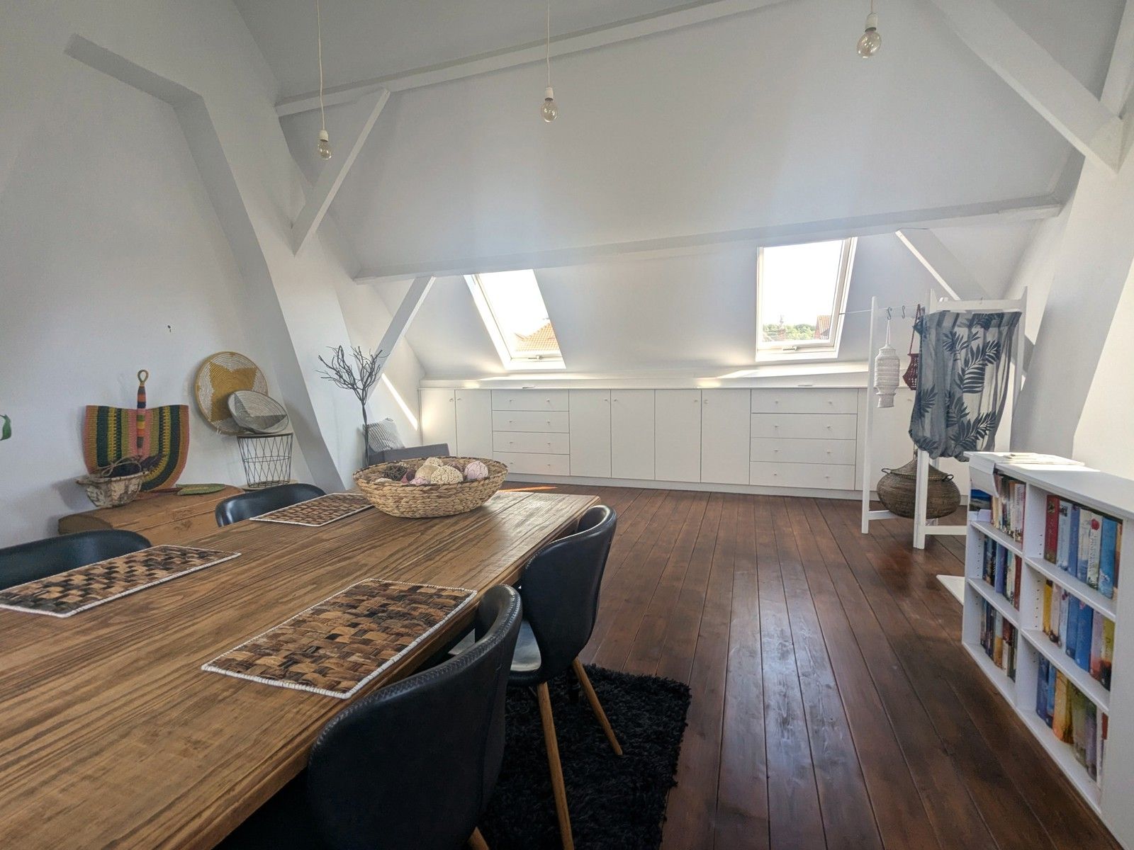 Charmante hoekwoning met knappe afwerking op idyllische plek foto 19