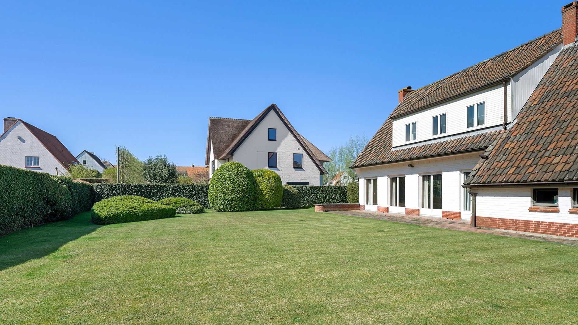 Villa gelegen vlakbij de banen van de "Royal Zoute Golf Club" & op korte afstand van de Magere Schorre foto 8