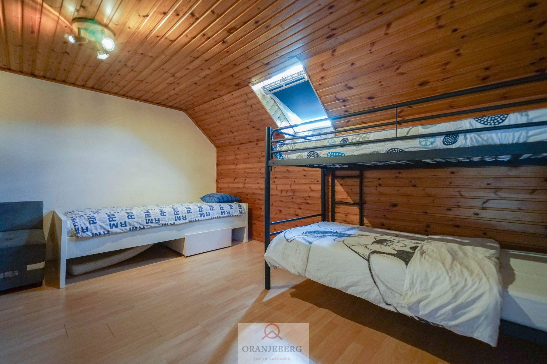 Ruime woning met tuin Oostakker! foto 9