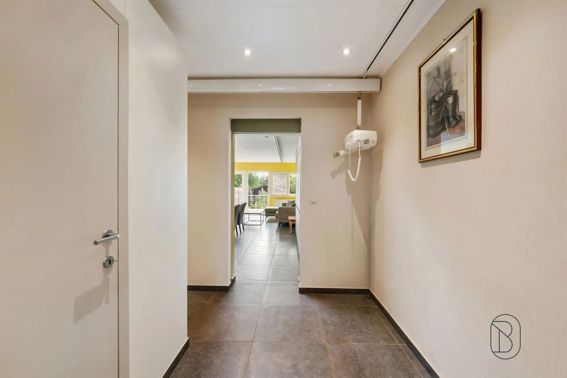 Ruime instapklare woning met 4 slpk, garage en tuin in Heule foto 11
