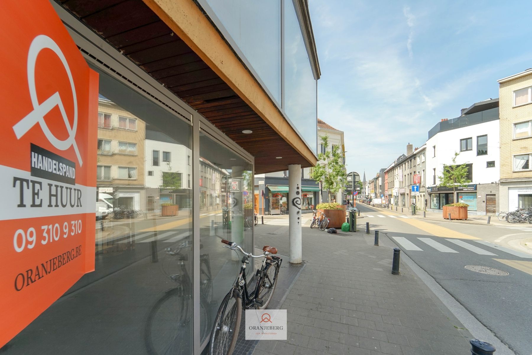 Gelijkvloers hoekpand te huur op commerciële ligging foto 17
