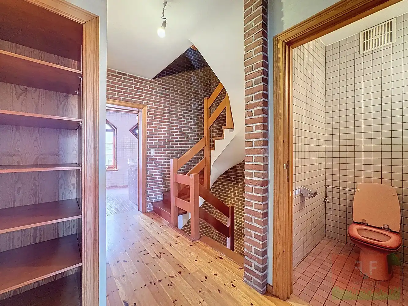 Triplex appartement (4 slaapkamers) met verhuurde winkelruimte en aparte garage te koop in centrum Zottegem foto 18
