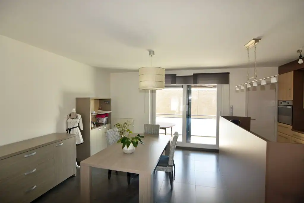 Modern triplex appartement met 3 slpks, terras, kelderberging en autostaanplaats. foto 7