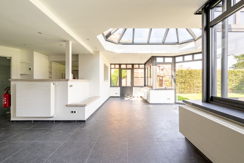 Volledig gerenoveerde halfopen bebouwing met tuin, veranda, kelder en vier slaapkamers in rustige buurt foto 7